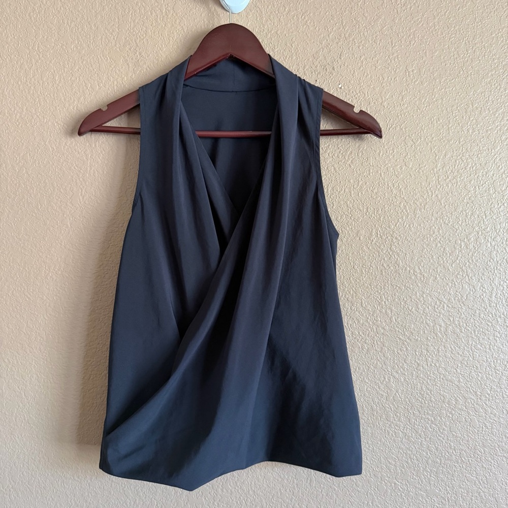 Lululemon Black Drape Athletic Tank Size Small